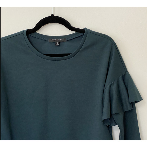 Romeo & Juliet Hunter Green Ruffle Long Sleeve Knit Round Neck Sweater S - Picture 8 of 9